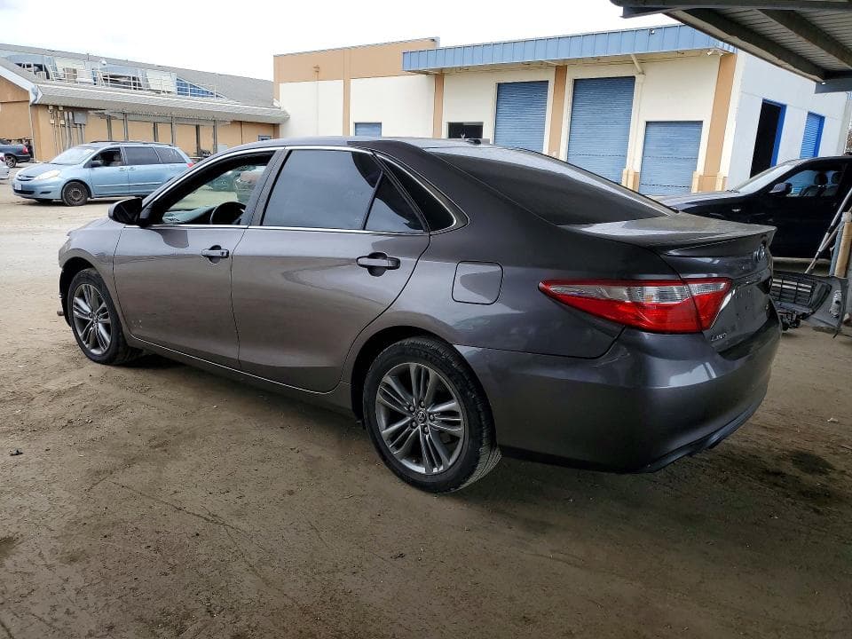 2017 TOYOTA CAMRY SE 2
