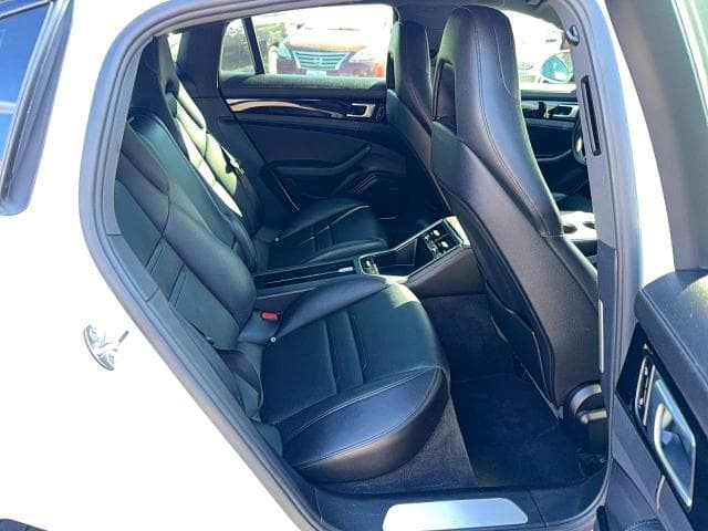 2017 PORSCHE PANAMERA 2 6
