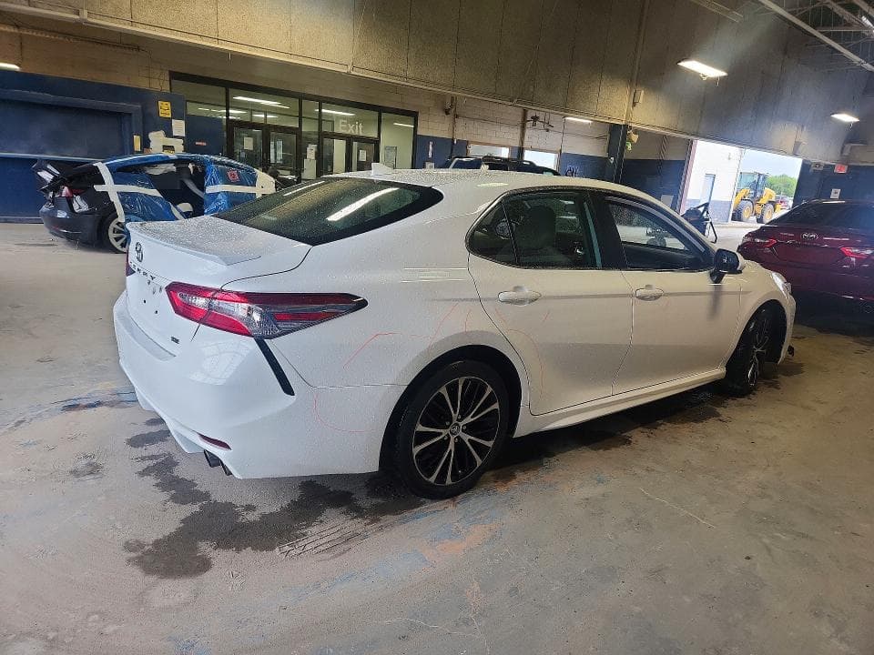 2020 TOYOTA CAMRY SE 3