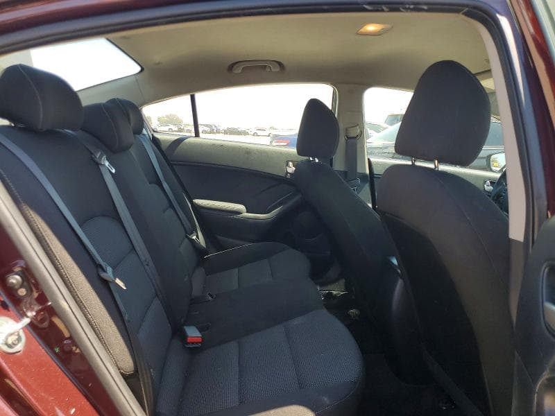 2017 KIA FORTE LX 10
