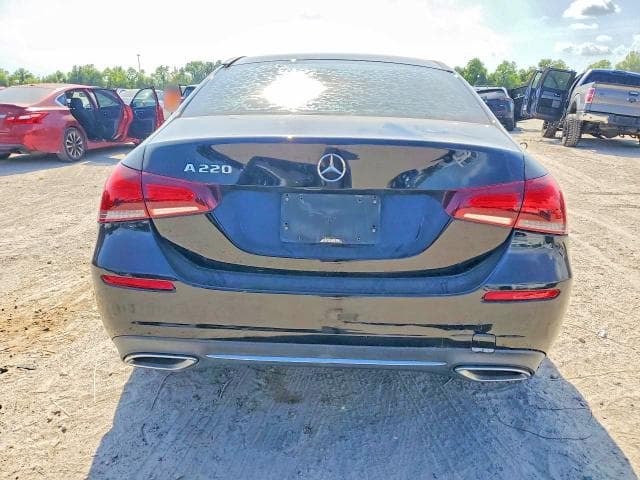 2019 MERCEDES-BENZ A 220 6