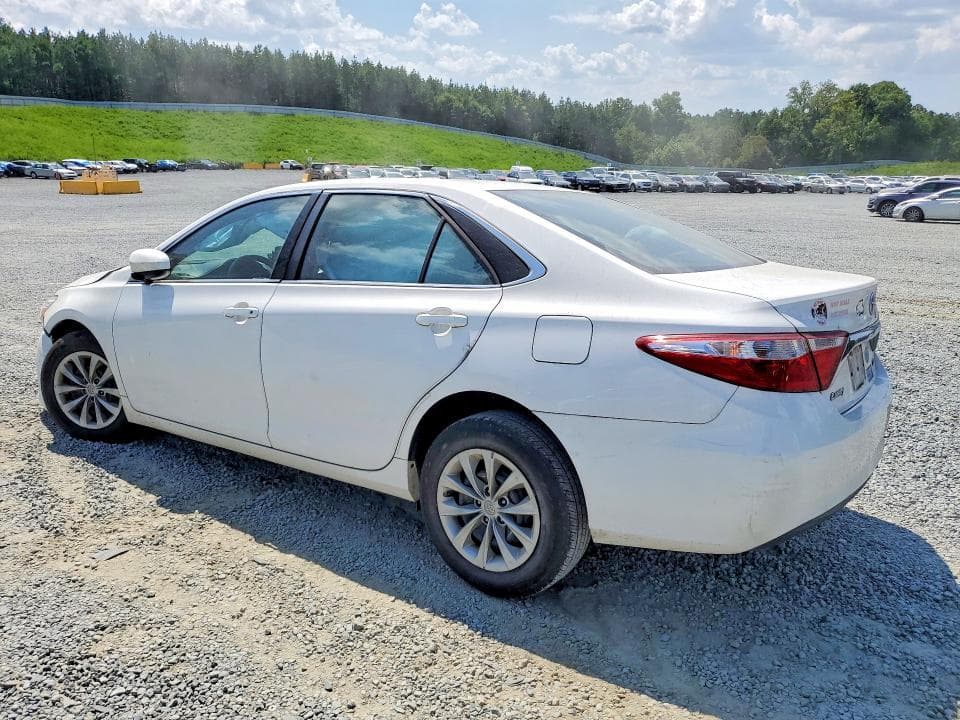 2017 TOYOTA CAMRY LE 2