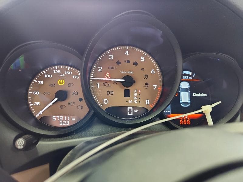 2023 PORSCHE MACAN S 9