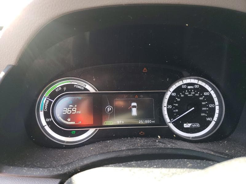 2017 KIA NIRO LX 9
