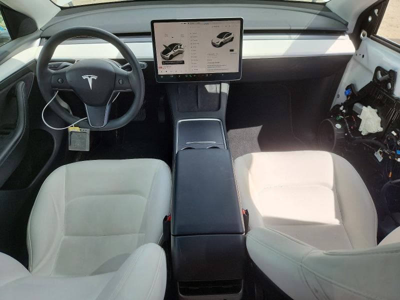 2023 TESLA MODEL Y 8