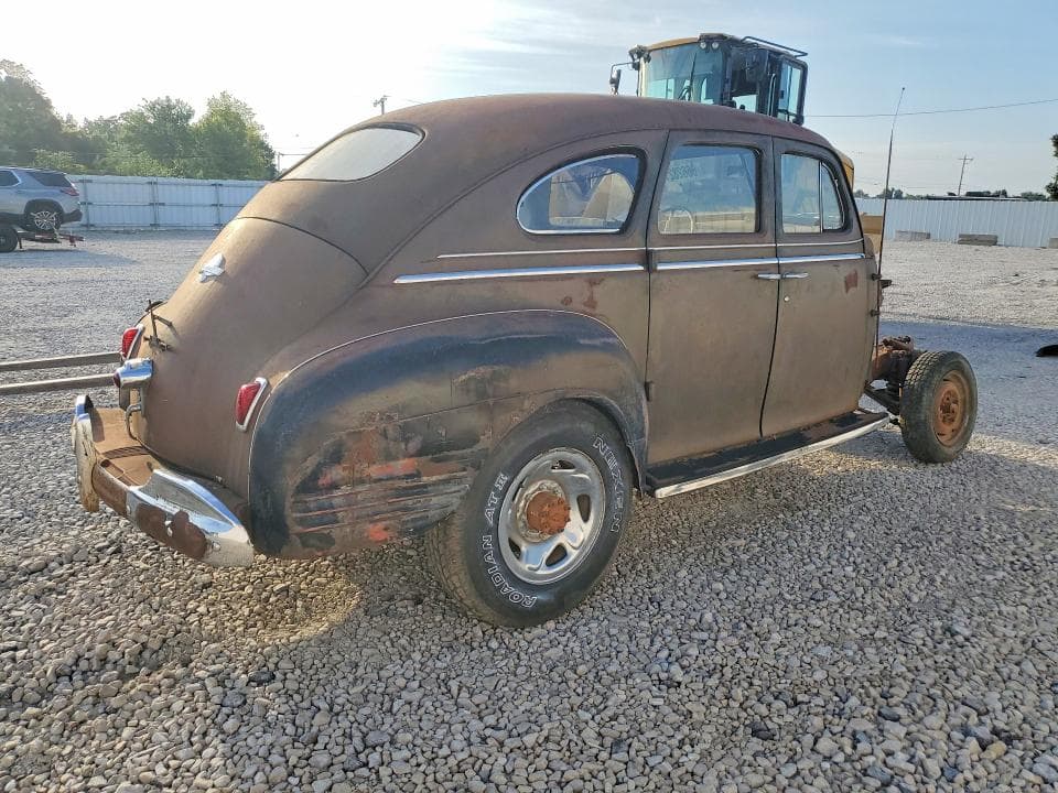 1941 PLYMOUTH DELUX 3