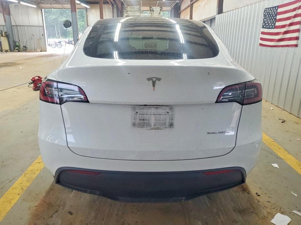 2023 TESLA MODEL Y 6