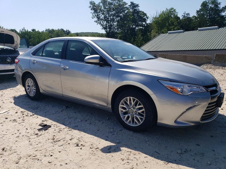 2017 TOYOTA CAMRY LE 4