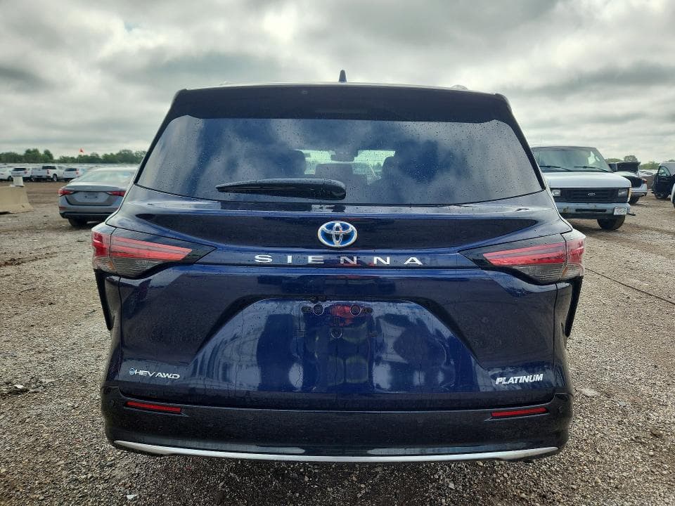 2025 TOYOTA SIENNA PLATINUM 7-PASSENGER 6