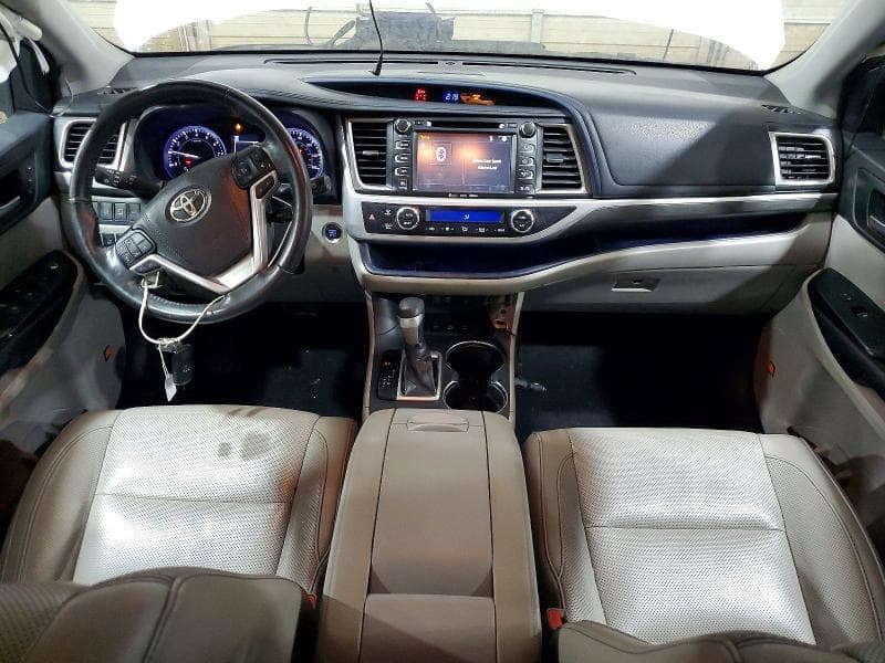 2019 TOYOTA HIGHLANDER LIMITED PLATINUM 8