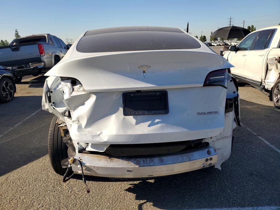 2024 TESLA MODEL Y 6