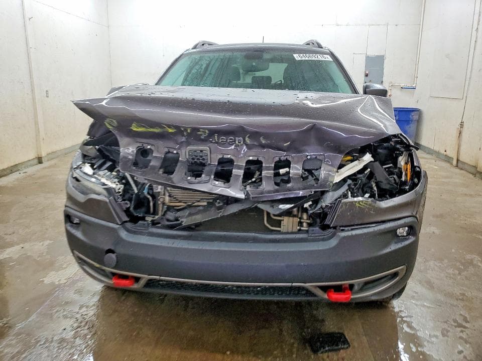 2019 JEEP CHEROKEE TRAILHAWK 5