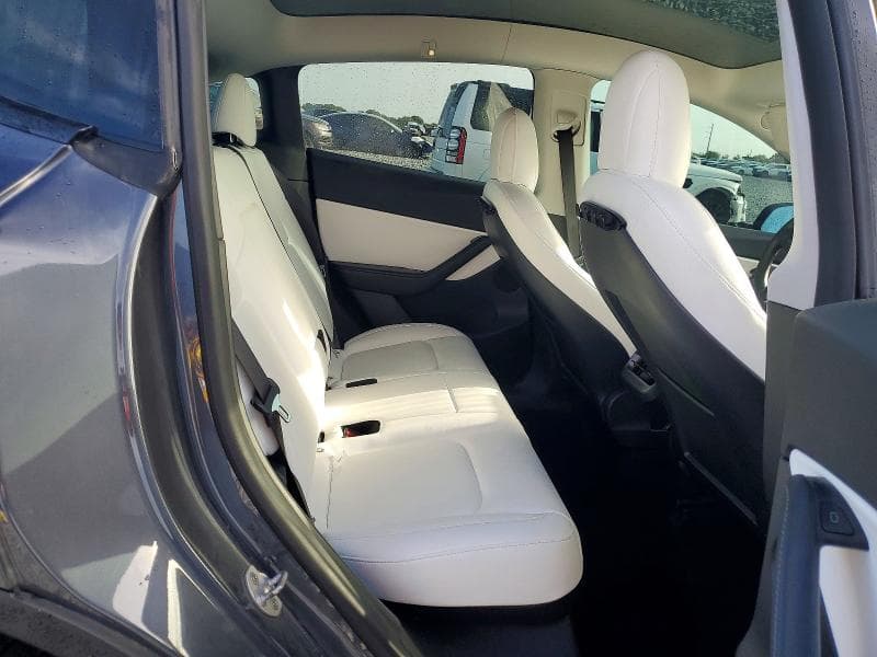 2021 TESLA MODEL Y 10