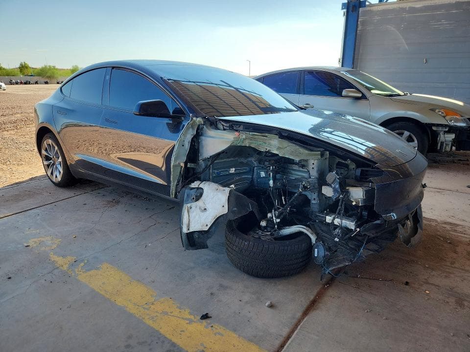 2025 TESLA MODEL 3 4