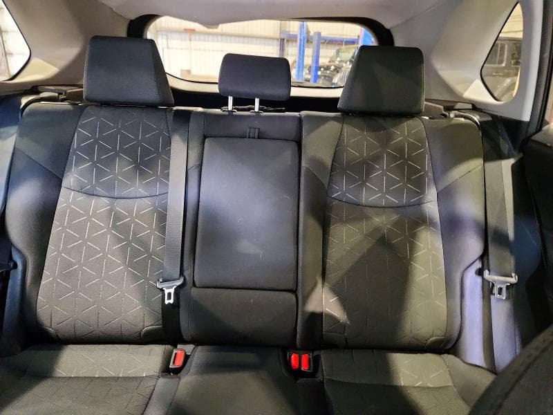 2021 TOYOTA RAV4 XLE 10