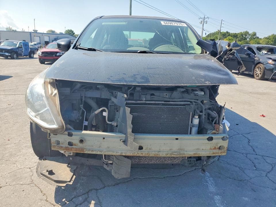 2018 NISSAN VERSA SV 5