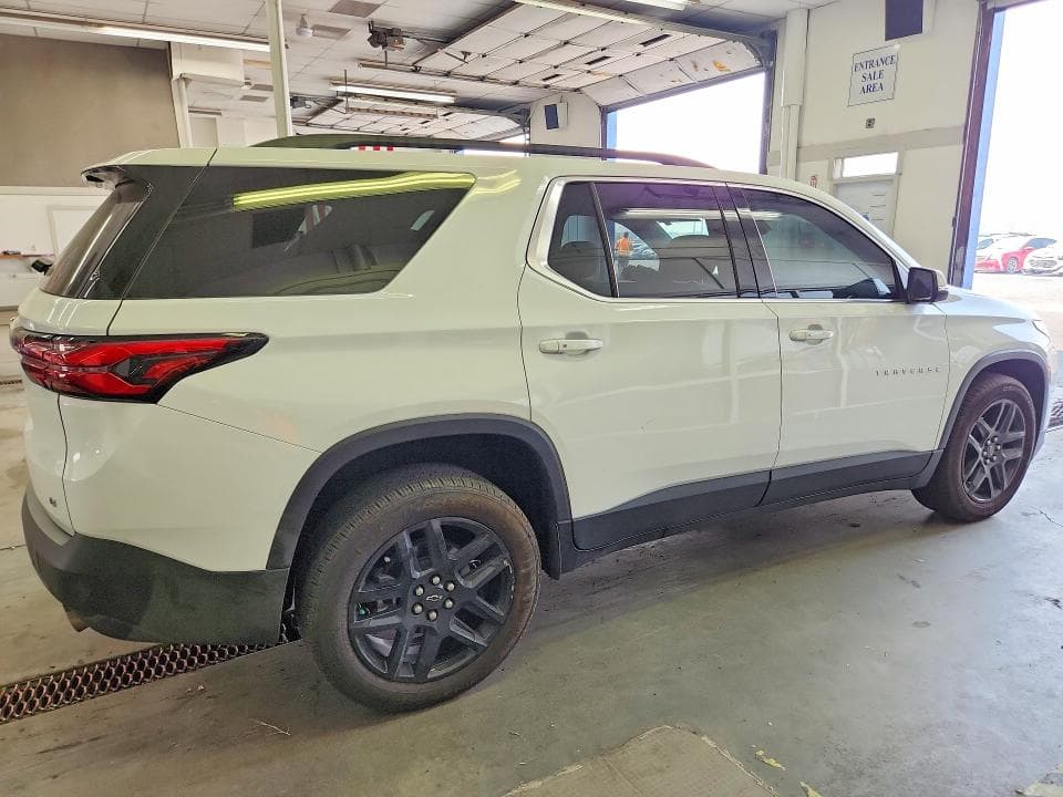 2023 CHEVROLET TRAVERSE LT 3