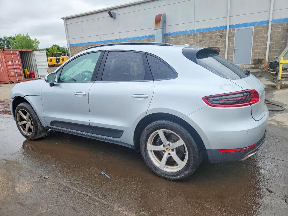 2017 PORSCHE MACAN 2