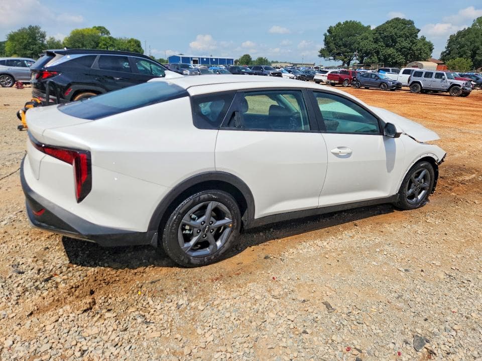 2025 KIA K4 LXS 3