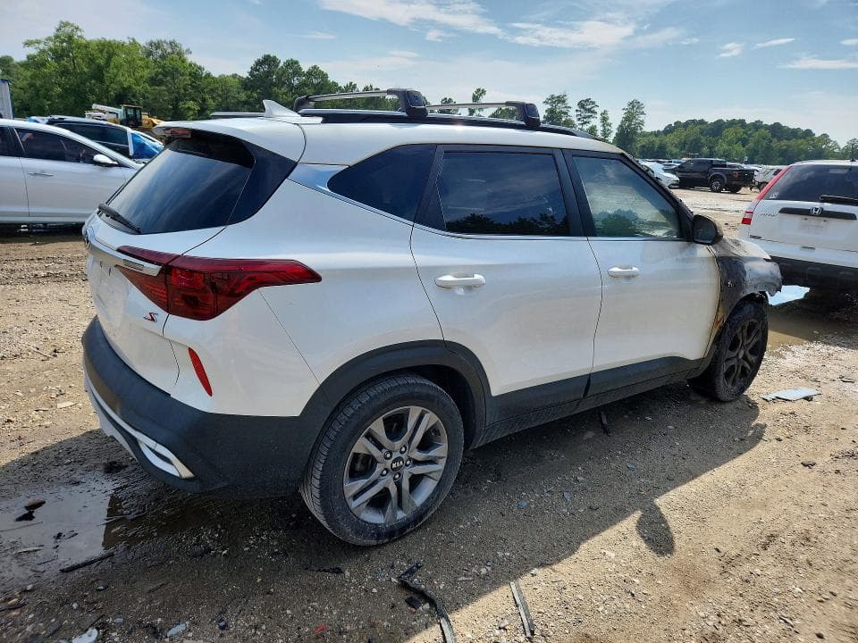 2021 KIA SELTOS S 3