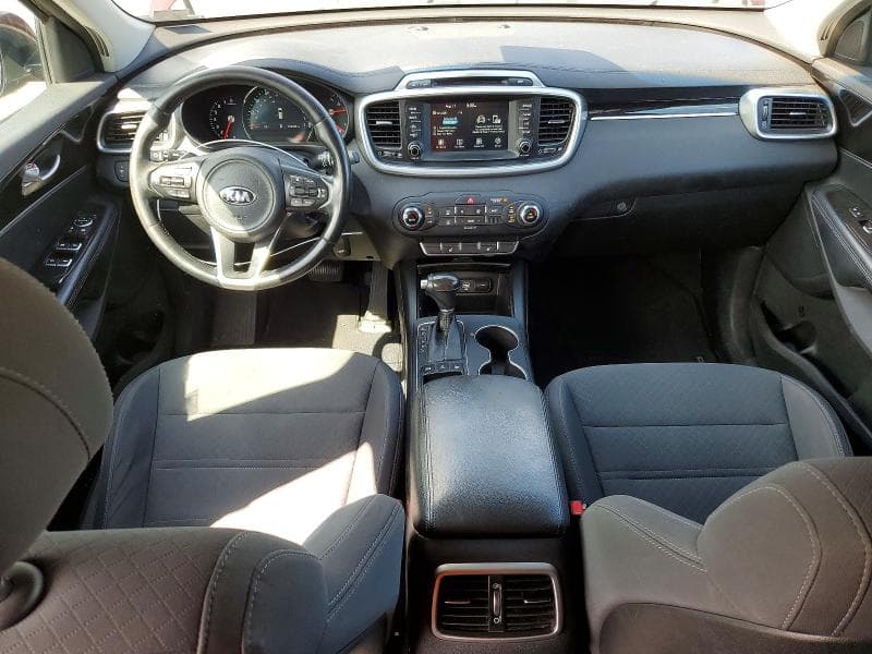 2017 KIA SORENTO LX V6 8