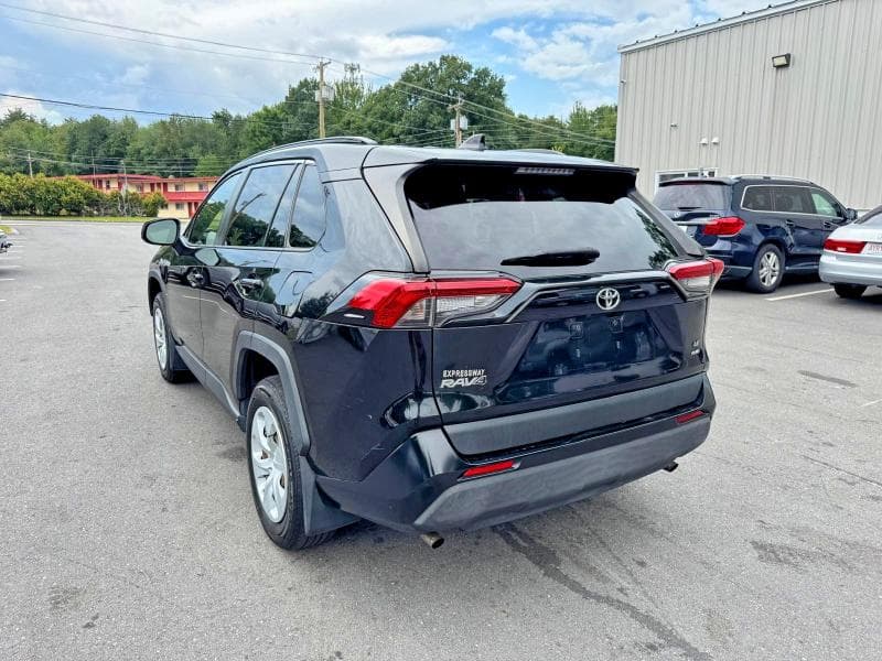2019 TOYOTA RAV4 LE 2