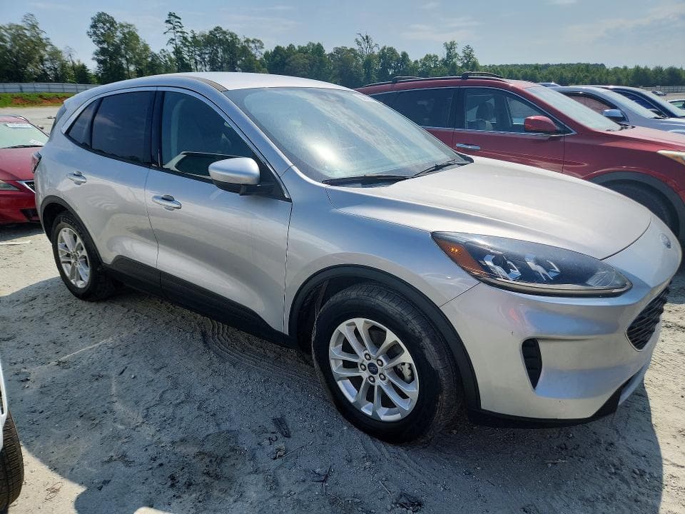 2020 FORD ESCAPE SE 4