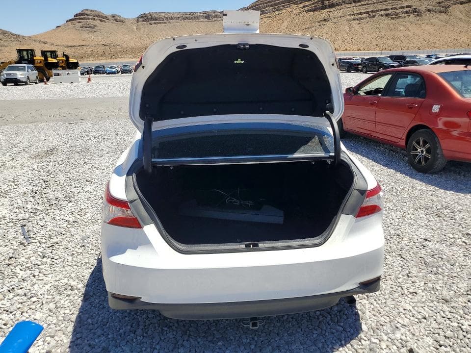 2019 TOYOTA CAMRY LE 6