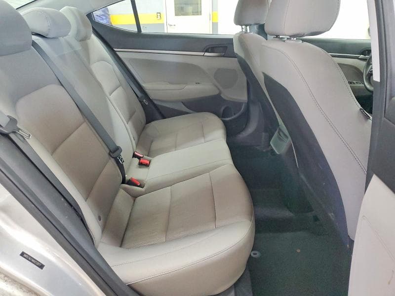 2017 HYUNDAI ELANTRA SE 10