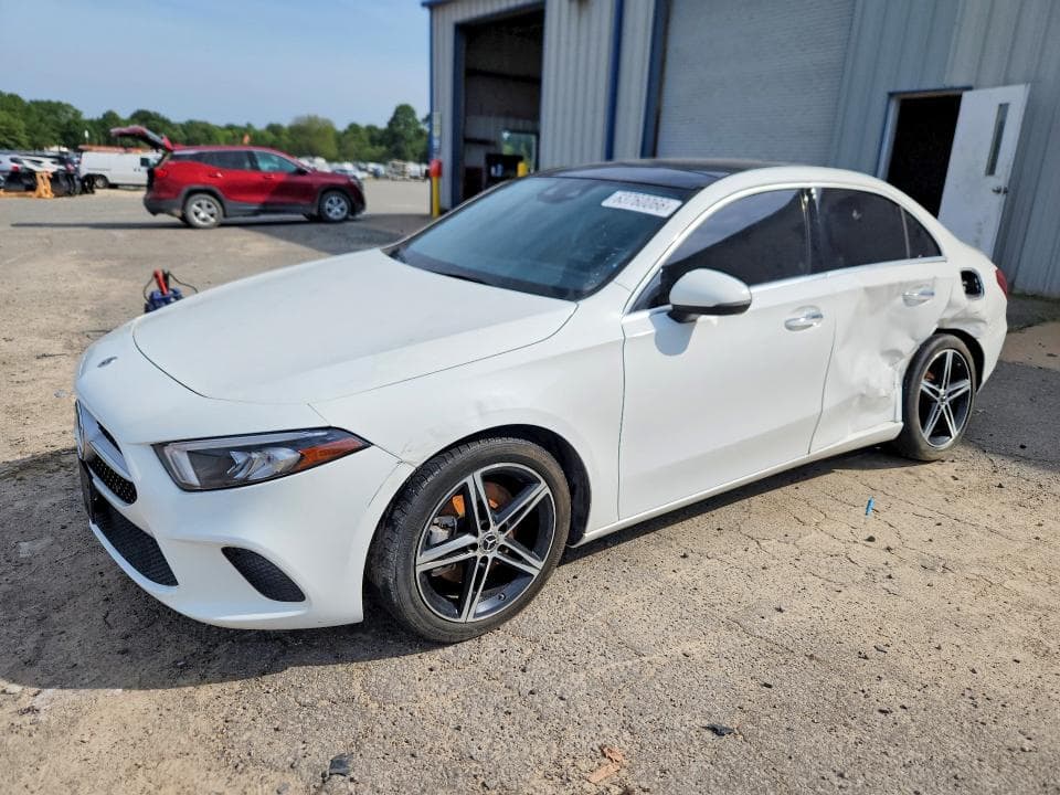 2019 MERCEDES-BENZ A 220