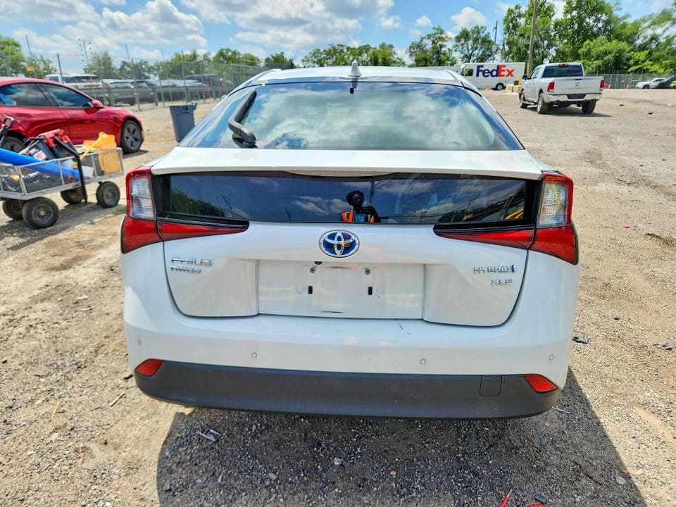 2021 TOYOTA PRIUS XLE AWD-E 6