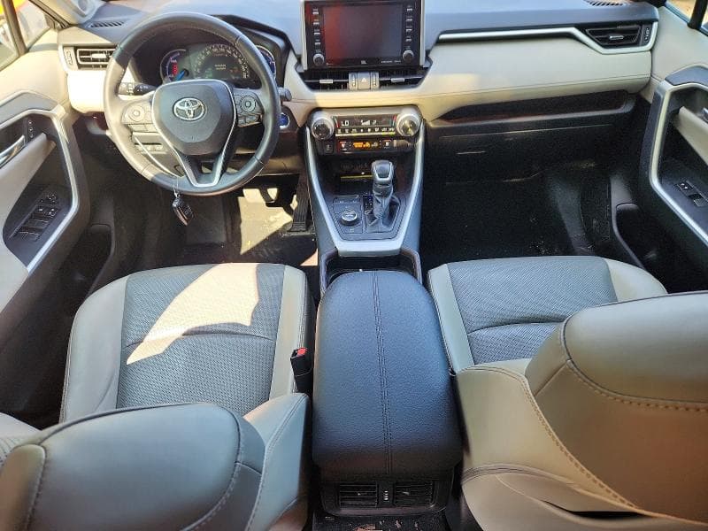 2020 TOYOTA RAV4 LIMITED 8