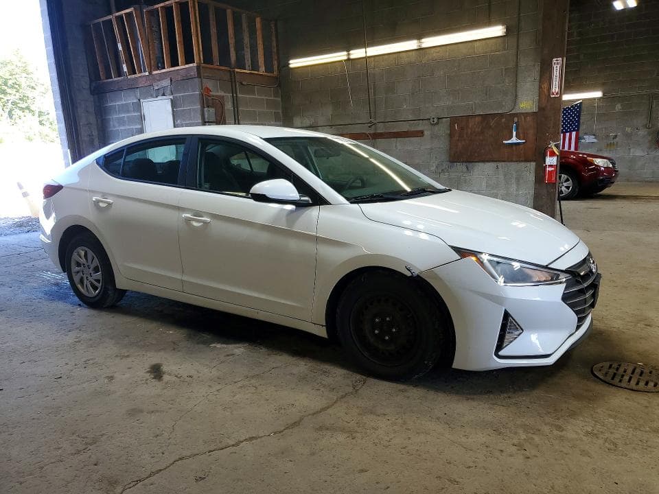 2019 HYUNDAI ELANTRA SE 4