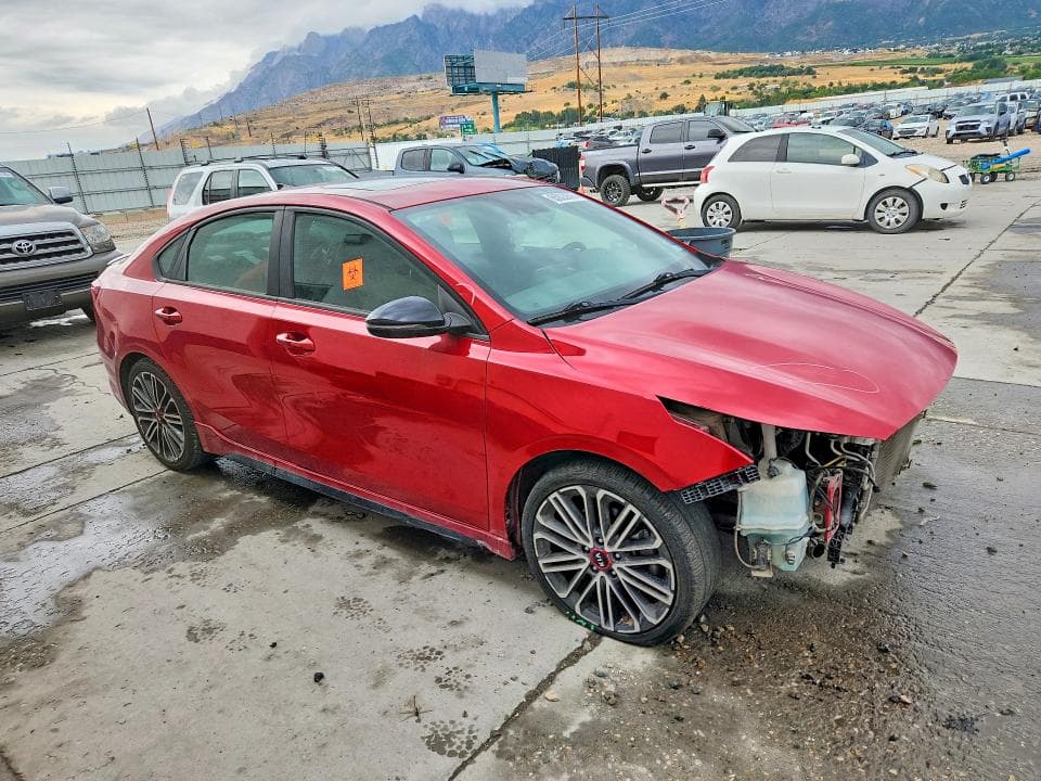 2021 KIA FORTE GT 4
