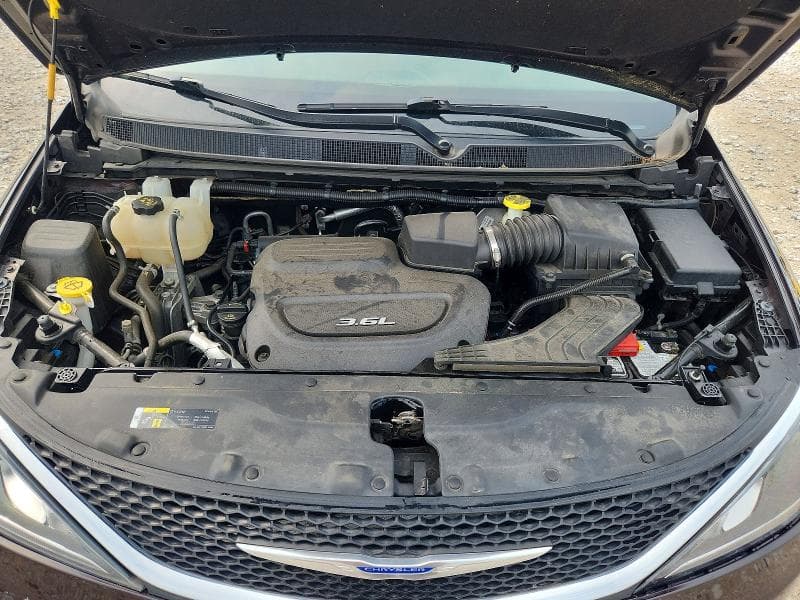 2019 CHRYSLER PACIFICA TOURING L 12