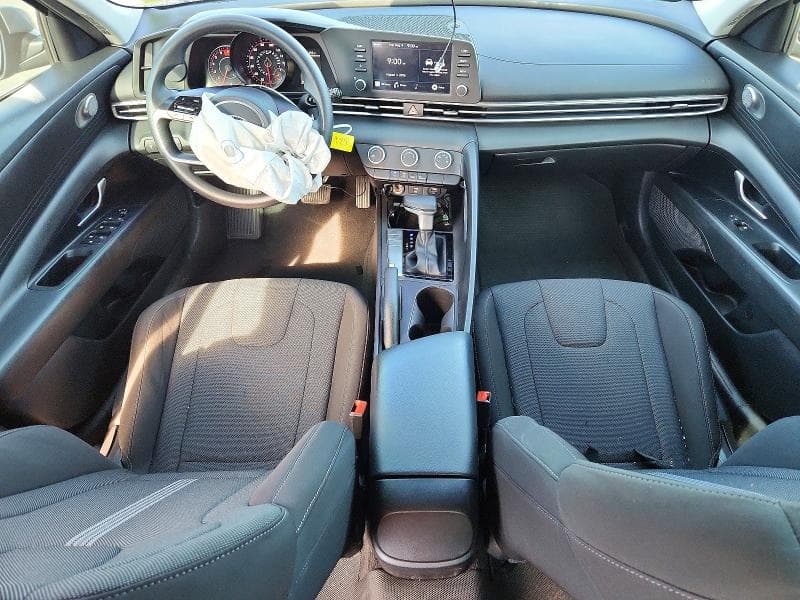 2021 HYUNDAI ELANTRA SE 8