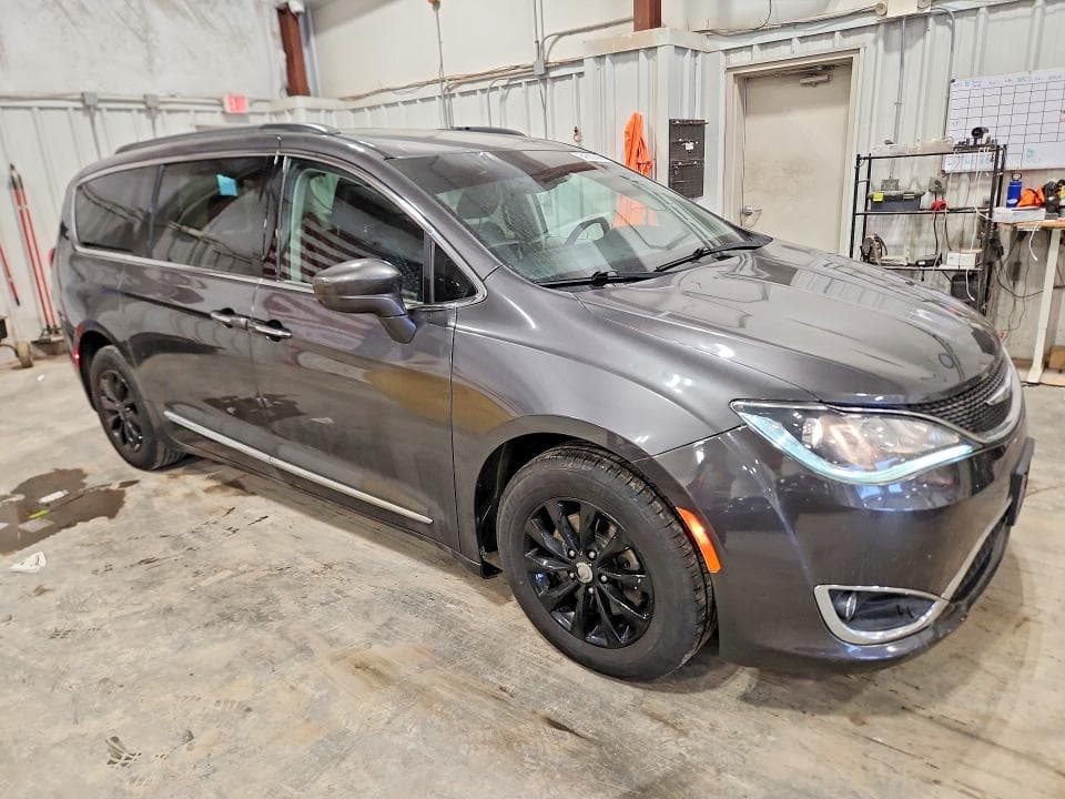 2017 CHRYSLER PACIFICA TOURING L 4