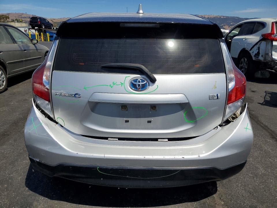 2017 TOYOTA PRIUS C ONE 6