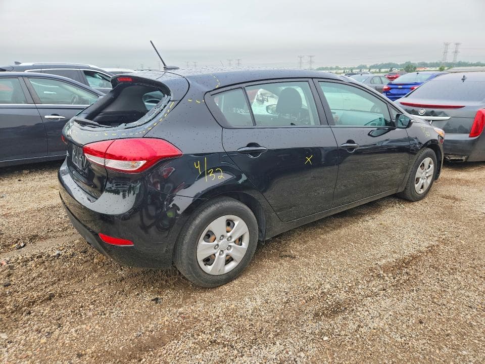 2017 KIA FORTE5 LX 3