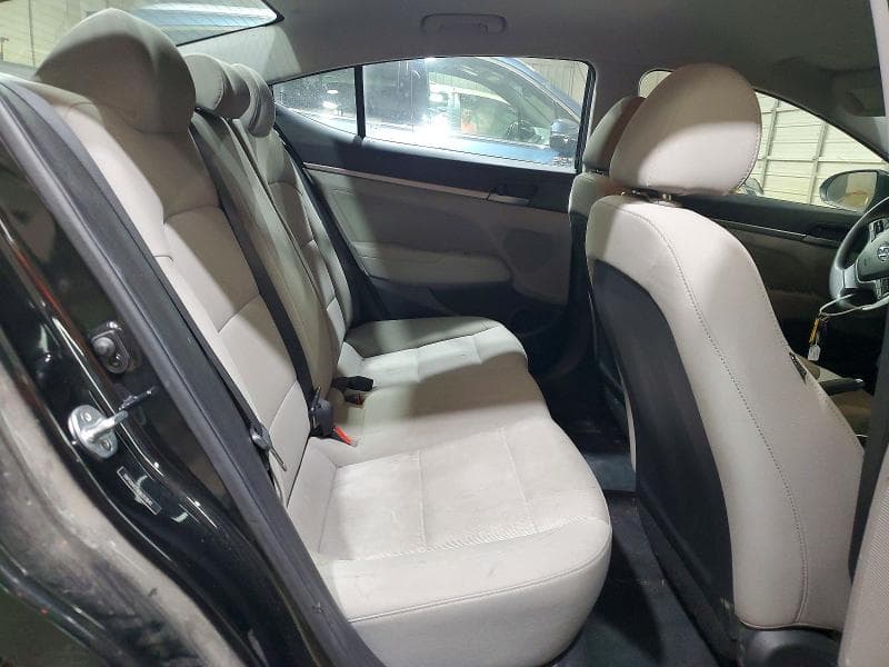 2018 HYUNDAI ELANTRA SEL 10