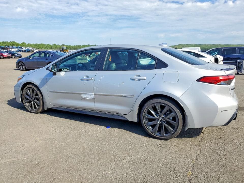 2023 TOYOTA COROLLA XSE 2