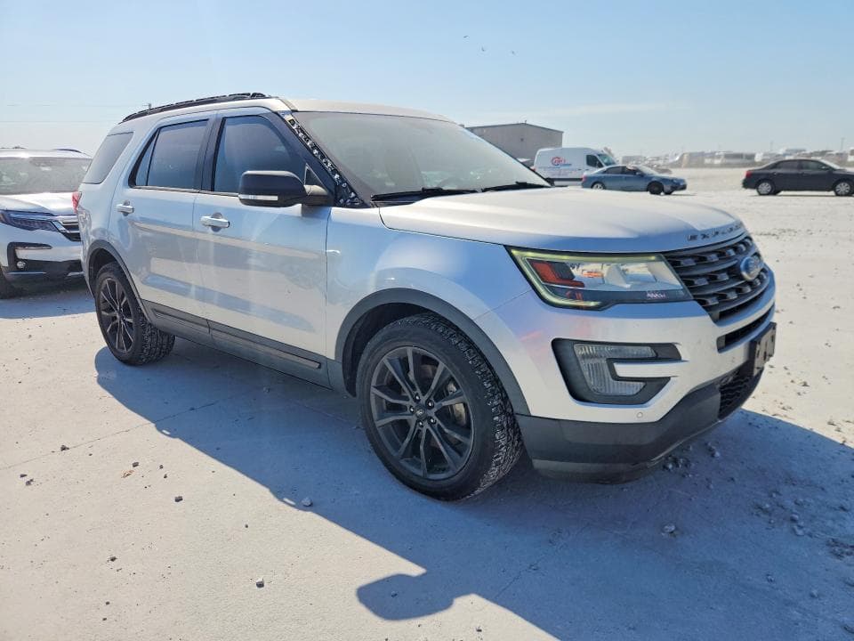 2017 FORD EXPLORER XLT 4