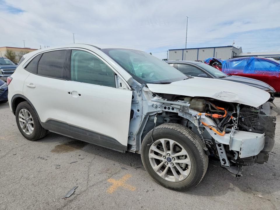 2021 FORD ESCAPE SE 4