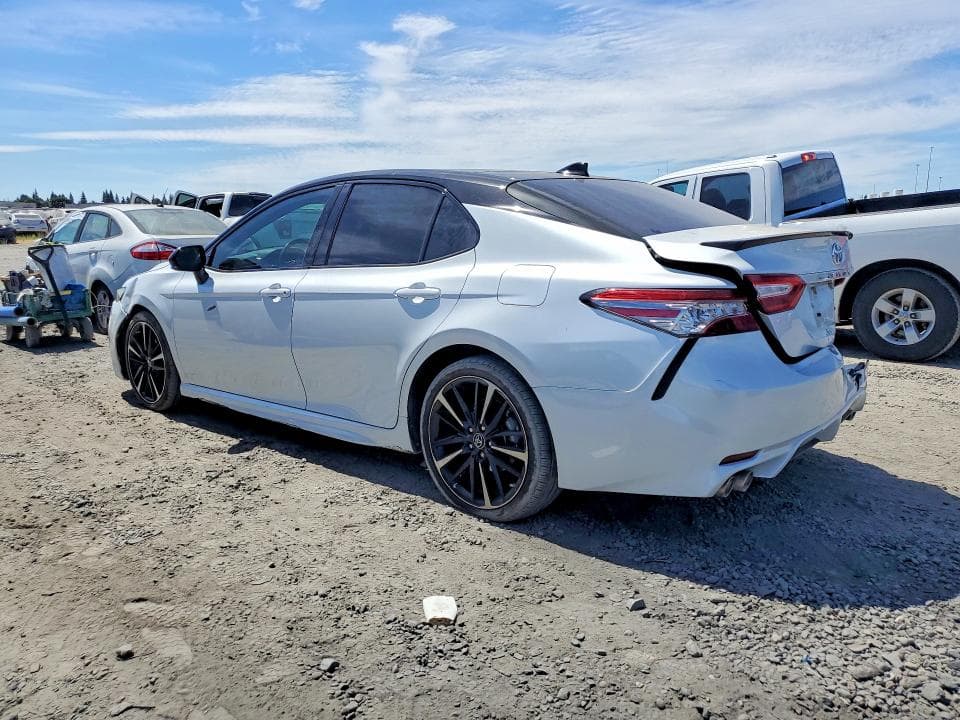 2019 TOYOTA CAMRY XSE 2