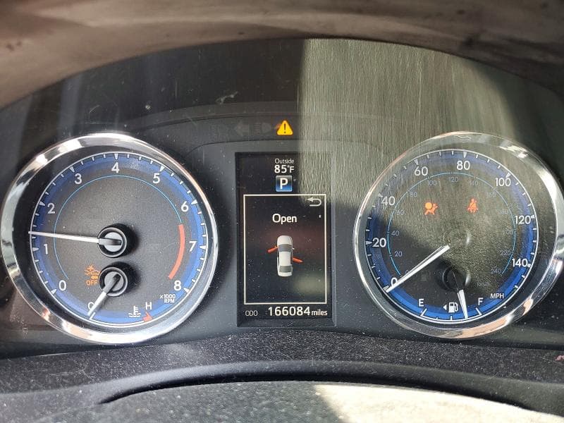 2017 TOYOTA COROLLA SE 9