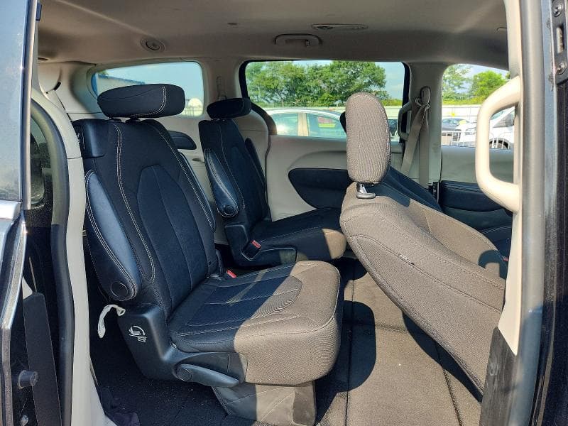 2023 CHRYSLER VOYAGER LX 11