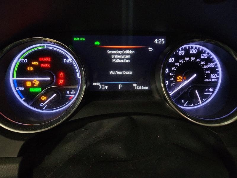 2019 TOYOTA CAMRY HYBRID XLE 9