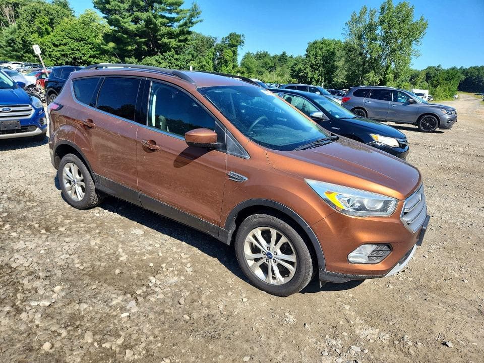2017 FORD ESCAPE SE 4