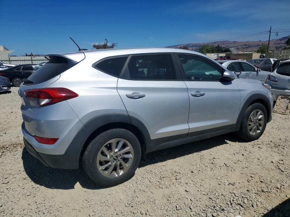 2017 HYUNDAI TUCSON SE 3