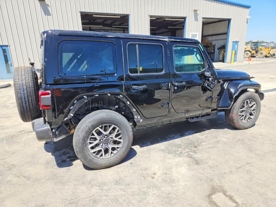 2026 JEEP WRANGLER SAHARA 3